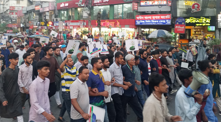 নিবন্ধন ও ‘শাপলা কলি’ প্রতীক অর্জনে এনসিপির আনন্দ মিছিল