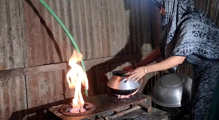 ভোলায় নলকূপ খনন করলেই বেরিয়ে আসছে গ্যাস