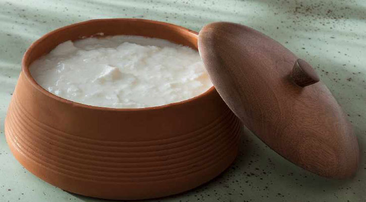 যে নিয়ম মেনে টক দই খাবেন