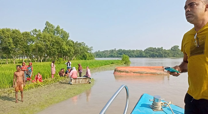 সুন্দরবনে নদীতে পর্যটকবাহী ট্রলার উল্টে প্রবাসী নারী পর্যটক নিখোঁজ