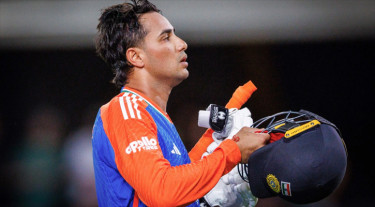 টিম ডেভিডকে টপকে অভিষেকের বিশ্বরেকর্ড