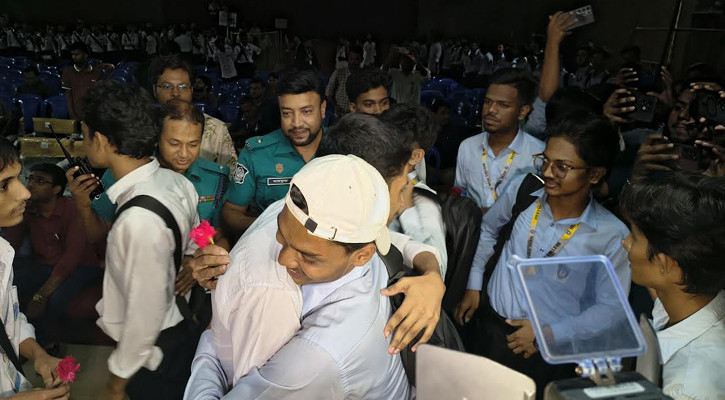 অবশেষে ঢাকা কলেজ-আইডিয়াল কলেজের শিক্ষার্থীদের শান্তি চুক্তি, আসেনি সিটি কলেজ