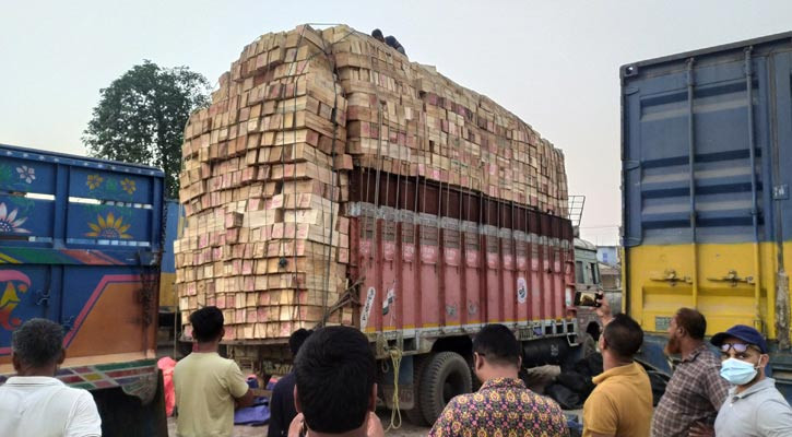 হিলি দিয়ে ৬ বছর পর ফল আমদানি শুরু