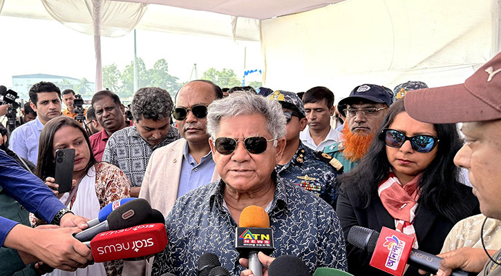 আমি নাম জানি না, কিন্তু চাঁদাবাজি হচ্ছে: নৌ উপদেষ্টা