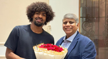 ঢাকায় পৌঁছে জাতীয় দলের ক্যাম্পে যোগ দিলেন হামজা