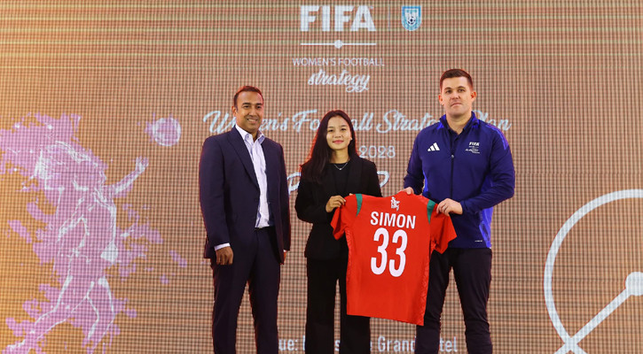 ফিফার ‘এমপাওয়ার হার’: নারী লিগ সম্প্রসারণ ও হয়রানি প্রতিরোধের প্রতিশ্রুতি বাফুফের