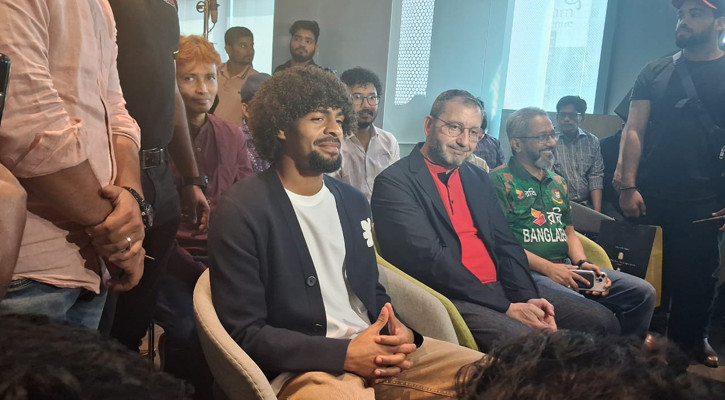 দেশের সন্তান হিসেবে পুরো জাতিকে গর্বিত করতে চাই: হামজা চৌধুরী