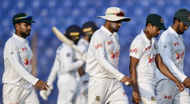 আইরিশদের বিপক্ষে প্রথম দিন শেষে এগিয়ে টাইগার বোলাররা