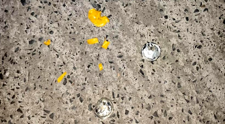 মাদারীপুরে বাস টার্মিনালে দুর্বৃত্তদের ককটেল বিস্ফোরণ