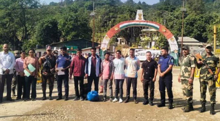 সীমান্ত দিয়ে ৫ বাংলাদেশিকে ফেরত পাঠাল বিএসএফ