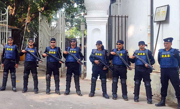 ট্রাইব্যুনাল এলাকায় ব্যাপক নিরাপত্তা