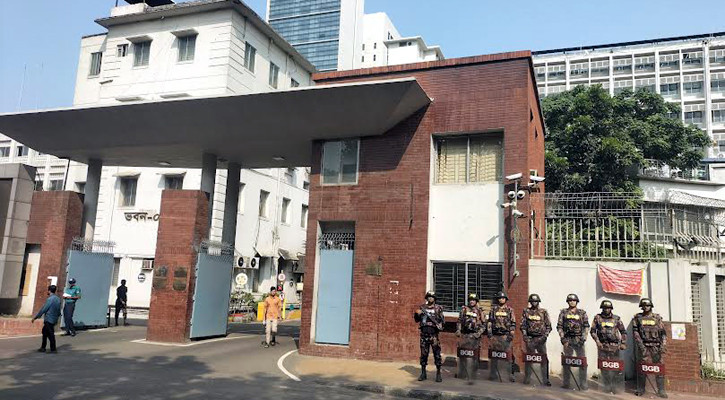 সচিবালয়ে নিরাপত্তা জোরদার থাকলেও কার্যক্রম স্বাভাবিক