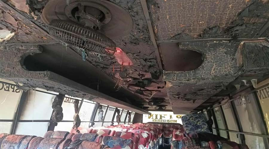 যশোরে পার্কিং করা বাসে আগুন