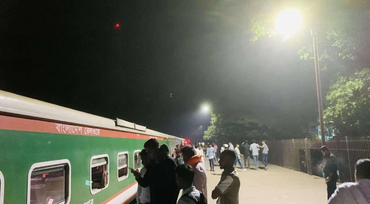 ব্রাহ্মণবাড়িয়ায় রেল লাইনে আগুন