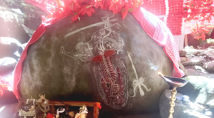 গহীন পাহাড়ে পাতালকালী