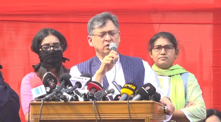 ধর্মের নামে ব্যবসা করছে একটি দল, তাদের হাতেই নারীরা নির্যাতিত: সালাহউদ্দিন আহমেদ