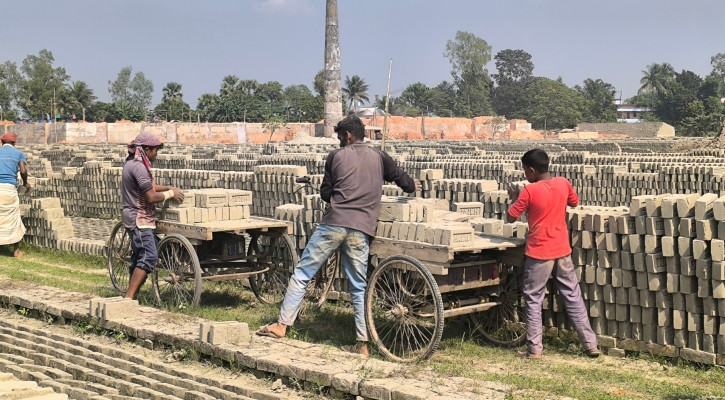 জলবায়ু পরিবর্তন, শৈশব হারাচ্ছে উপকূলের শিশুরা
