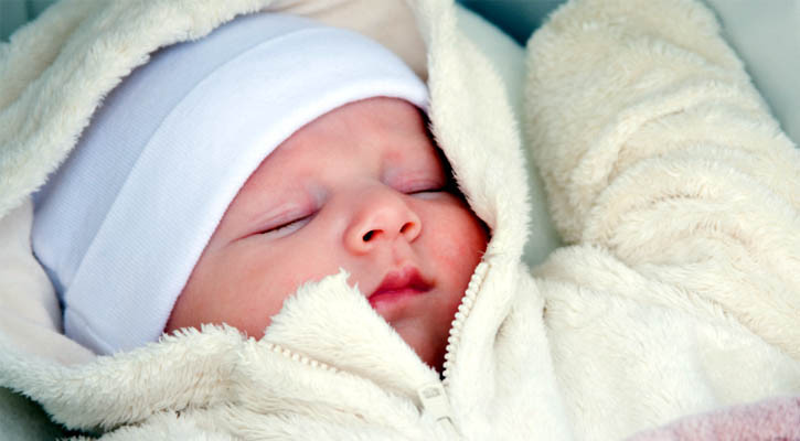 শীত শুরু, কীভাবে রাখবেন আপনার শিশুকে নিরাপদ