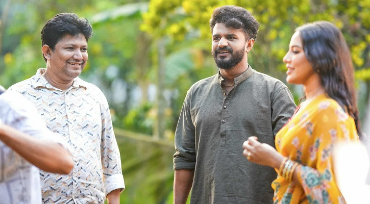 রোমান্স, পরিবার আর প্রবাসের গল্পে ‘শুধু তোমারই অপেক্ষায়’