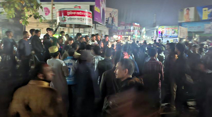 বরিশালে বাসভাড়া নিয়ে শ্রমিক-শিক্ষার্থী সংঘর্ষ