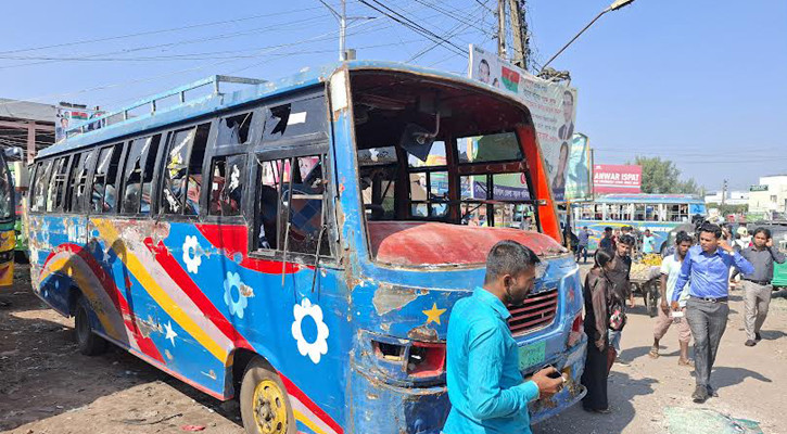 বরিশালের নথুল্লাবাদ টার্মিনাল থেকে সব রুটে বাস চলাচল বন্ধ