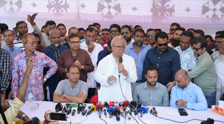 বিএনপি এখনো ইউনূস সরকারের প্রতি আস্থাশীল: রিজভী