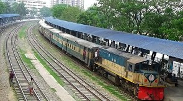 বিমানবন্দর রেলস্টেশনে ককটেল বিস্ফোরণের বিষয়ে যা বললো পুলিশ