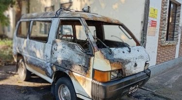 সিলেটে অ্যাম্বুলেন্স ও বাসে আগুন দিল দুর্বৃত্তরা