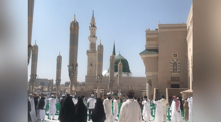 মহানবী (সা.)-এর নির্মোহ জীবন ও আত্মত্যাগ