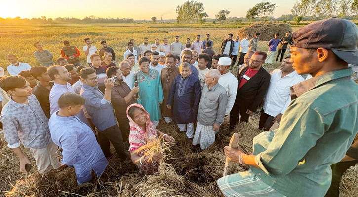 ফটিকছড়িতে ক্ষতিগ্রস্ত কৃষকের পাশে সরওয়ার আলমগীর