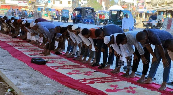 হাসিনা-কামালের মৃত্যুদণ্ডের রায়ে গাইবান্ধায় শোকরানা নামাজ