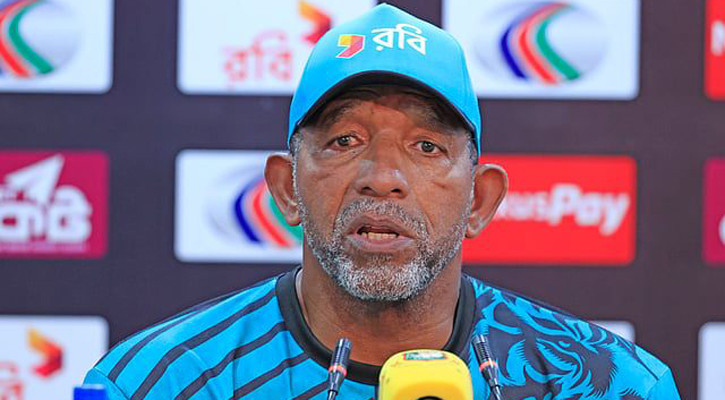 মুশফিকের পেশাদারিত্ব ‘অসাধারণ’, শততম টেস্টের আগে সিমন্সের মুগ্ধতা