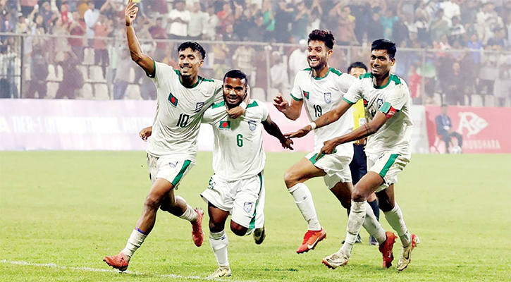 কার্ড জটিলতায় রাকিব-তপু