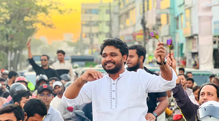 ‘শাপলা কলি দিয়েই মানুষের মুক্তির ফুল ফুটাতে চাই’