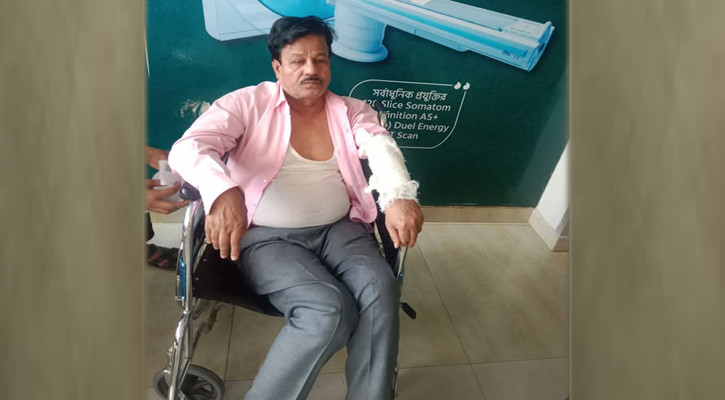 বোয়ালখালীতে সড়ক দুর্ঘটনায় সাংবাদিকসহ ৫ জন আহত