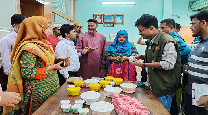দুই মিষ্টির দোকানকে ৫ লাখ টাকা জরিমানা