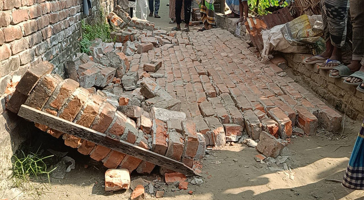 ভূমিকম্পে না.গঞ্জে দেয়ালধসে শিশুর মৃত্যু