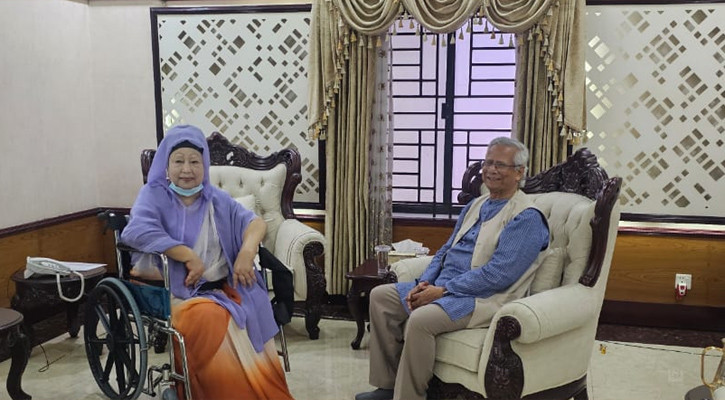 সশস্ত্র বাহিনী দিবসের অনুষ্ঠানে যোগ দিলেন খালেদা জিয়া