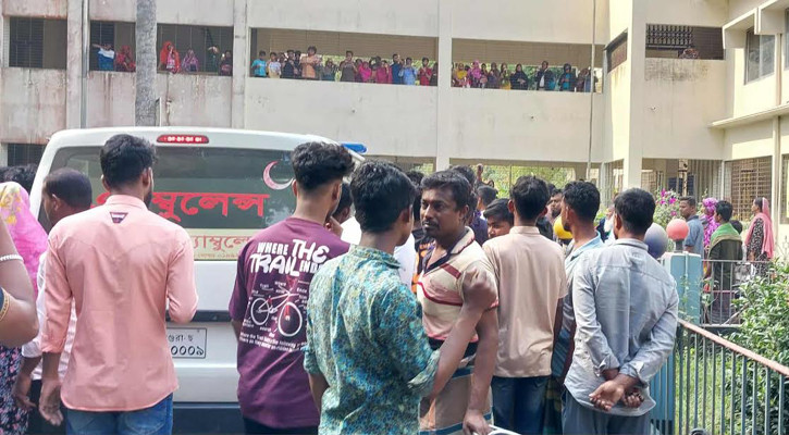 মাগুরায় ভূমিকম্পে আতঙ্কিত হয়ে ৩০ গার্মেন্টস শ্রমিক হাসপাতালে