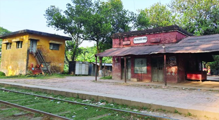 অনলাইন জুয়ায় সর্বস্বান্ত যুবকের ট্রেনের নিচে আত্মহত্যা
