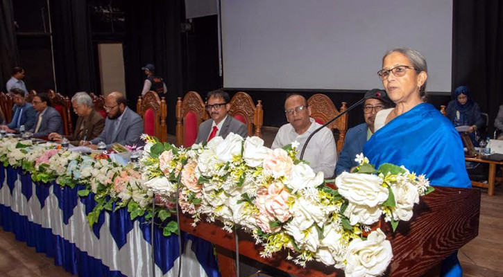 মৎস্য চাষে নিরাপদ ফিড ও ওষুধ সরবারহে নজরদারি বাড়ানো হচ্ছে: প্রাণিসম্পদ উপদেষ্টা