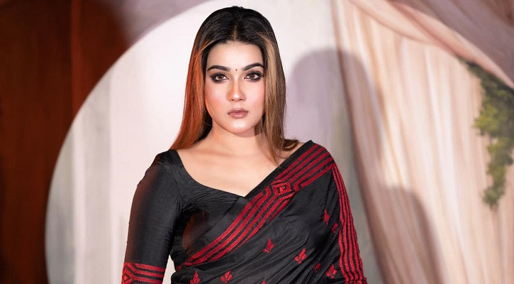 যুক্তরাষ্ট্রে কার বাসায় থাকেন মাহিয়া মাহি?