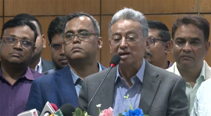 গণতন্ত্র থেকে সরে যাওয়ার সুযোগ নেই: আমীর খসরু