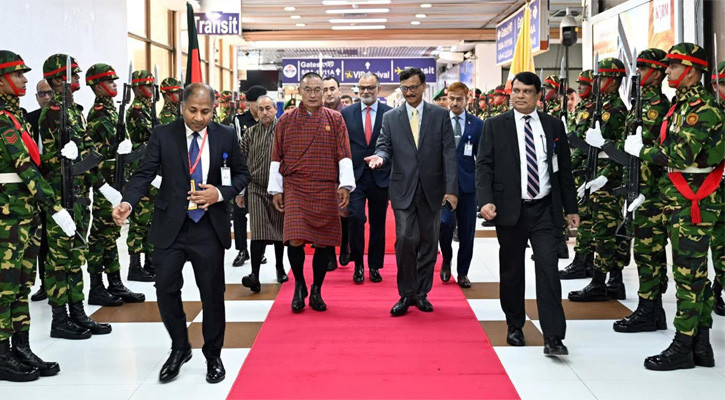 ঢাকা থেকে বিদায় নিলেন ভুটানের প্রধানমন্ত্রী