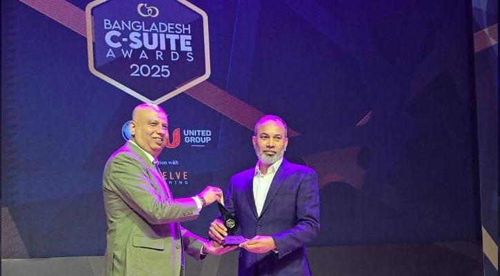 বাংলাদেশ সি-স্যুট অ্যাওয়ার্ড পেলেন ইলেক্ট্রো মার্ট গ্রুপের ডিএমডি নুরুল আফছার
