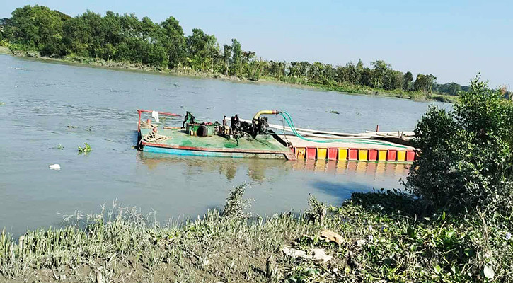 হালদা নদী থেকে বালু উত্তোলণ, লাখ টাকা জরিমানা