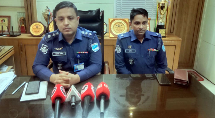 এক্সপ্রেসওয়েতে ব্যবসায়ীদের কুপিয়ে টাকা ছিনতাইয়ের ঘটনায় গ্রেপ্তার ৩