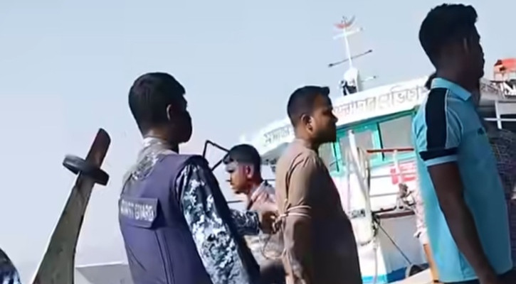 রামগতির লঞ্চঘাটে চাঁদাবাজির অভিযোগে ছাত্রদল নেতাসহ আটক ৩