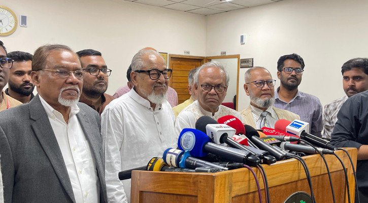 লটারি নয়, যোগ্যতার ভিত্তিতে মাঠ প্রশাসনের বদলির প্রতি জোর