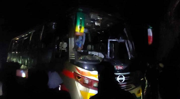 লক্ষ্মীপুরে যাত্রীবাহী বাসে অগ্নিকাণ্ড